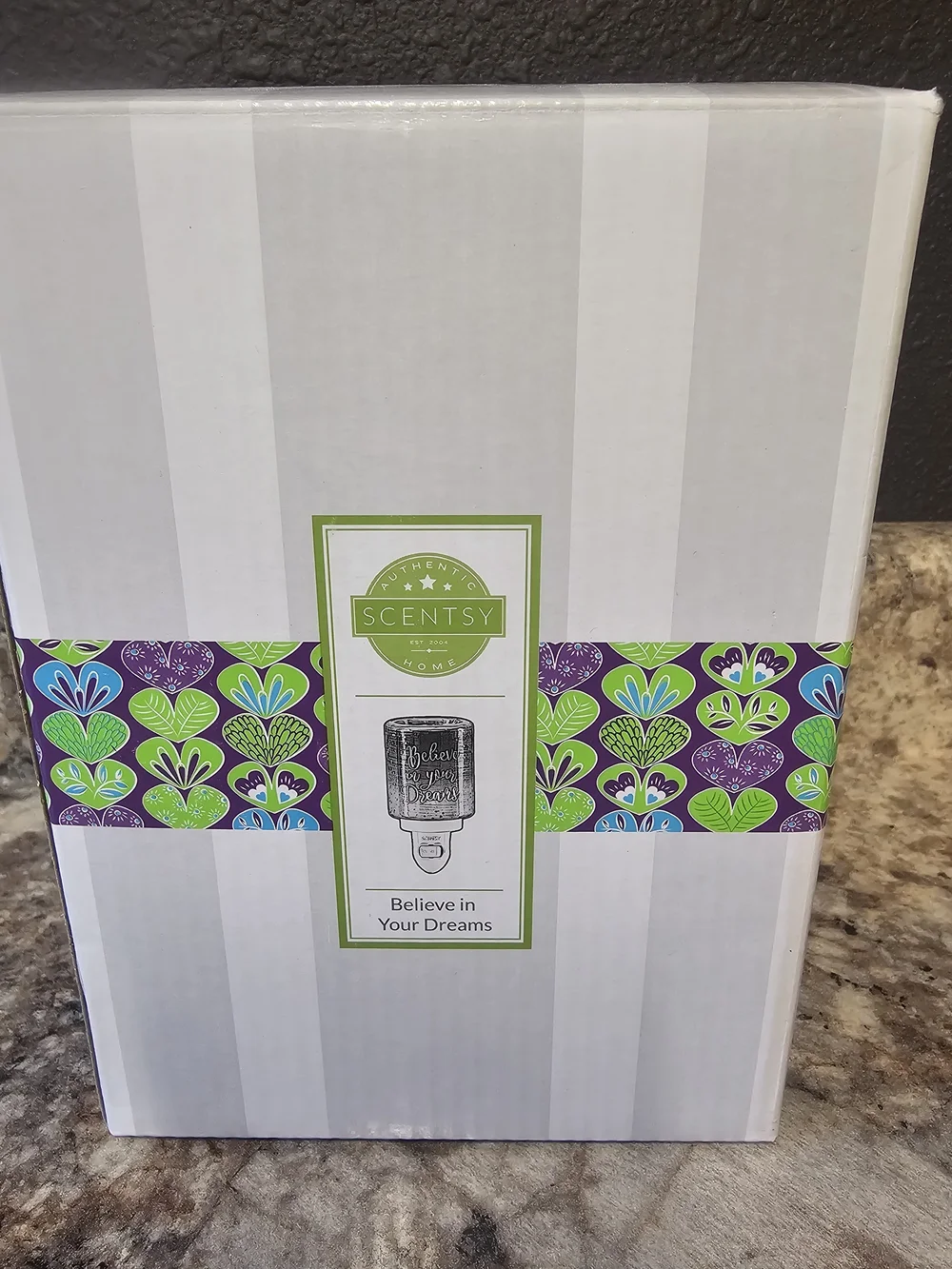 SCENTSY warmer Believe In Your Dreams Plug-In -